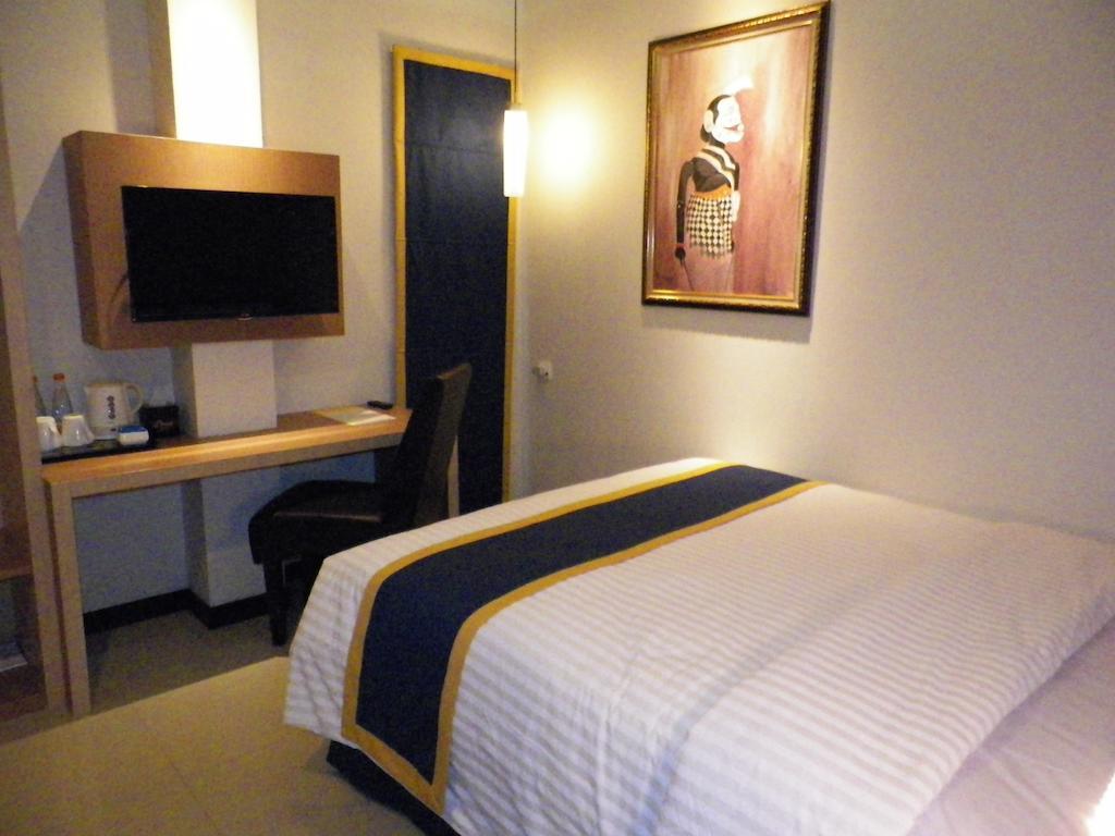 D'Best Hotel Pasar Baru باندونج الغرفة الصورة