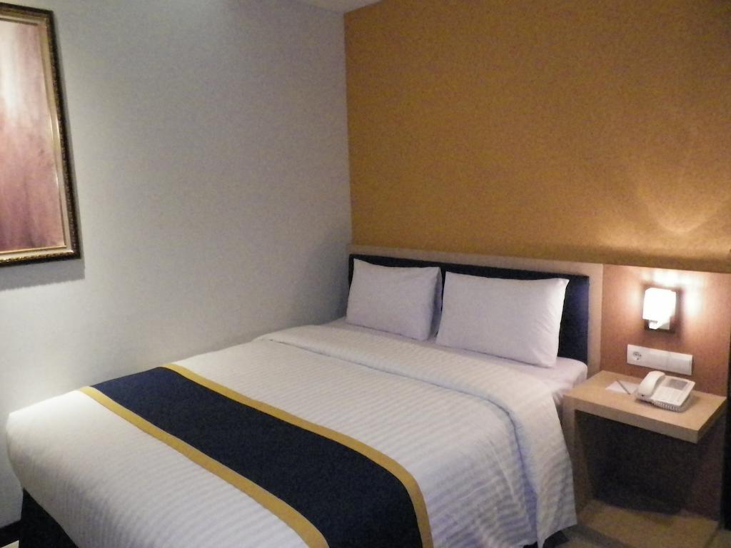 D'Best Hotel Pasar Baru باندونج المظهر الخارجي الصورة